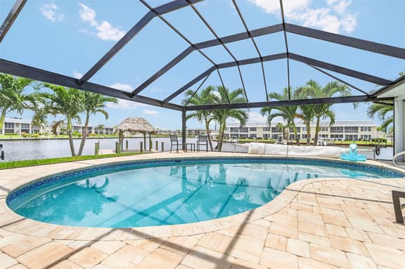 Pearo Paradise Resort, Cape Coral