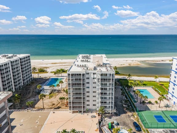 FMB - Condo A Wave From It All - 7146 Estero Blvd #416
