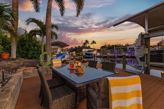 Modern Vibes Villa, Cape Coral