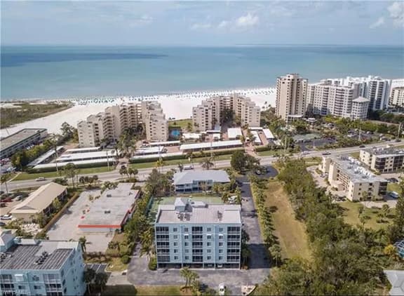 FMB-Amazing Penthouse Condo-6691 Estero Blvd #502
