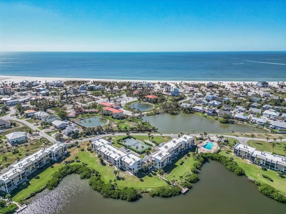 FMB - Condo Serenity by the Shore- 21480 Bay Village Dr #157