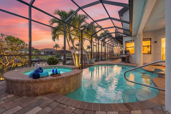 Southern Sun Retreat, Cape Coral