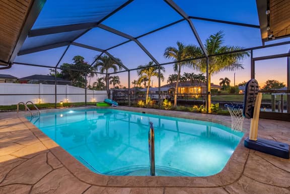 Sunset Lodge, Cape Coral - Image 1