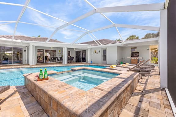 Retro Retreat, Cape Coral - Image 1